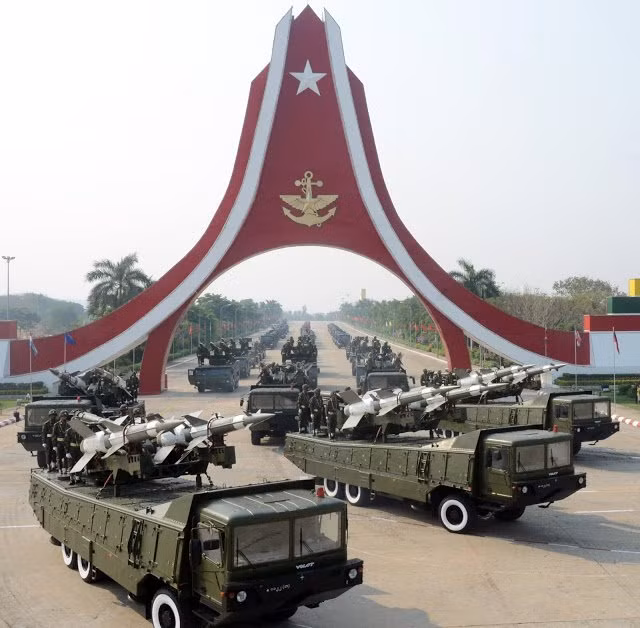 Tuy nhiên, sức mạnh của lực lượng Lục quân Myanmar lại chủ yếu đến từ lực lượng tăng thiết giáp.