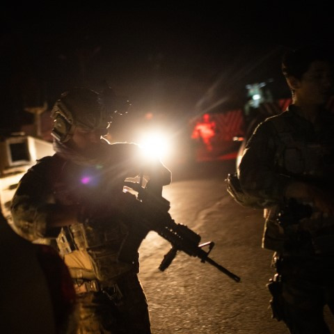 Và ở thế kỷ 21, không có lý gì để người Anh từ chối những binh lính đặc nhiệm Afghanistan, nhất là những người đã được chính quân đội Anh đào tạo.