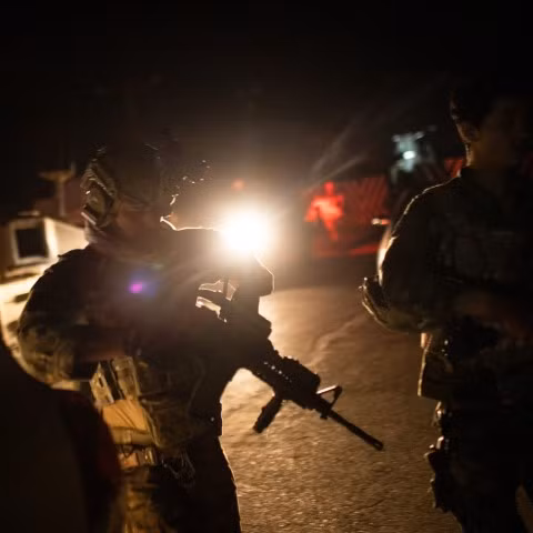 Và ở thế kỷ 21, không có lý gì để người Anh từ chối những binh lính đặc nhiệm Afghanistan, nhất là những người đã được chính quân đội Anh đào tạo.