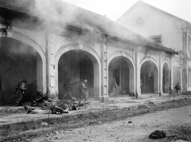 Cũng thời gian này, các đại đoàn (đơn vị tương đương sư đoàn) chủ lực quan trọng như các đại đoàn 308, 304, 312, 320, 316, 325, 351 lần lượt được thành lập, đến nay vẫn là những đơn vị chủ lực của Quân đội nhân dân Việt Nam.