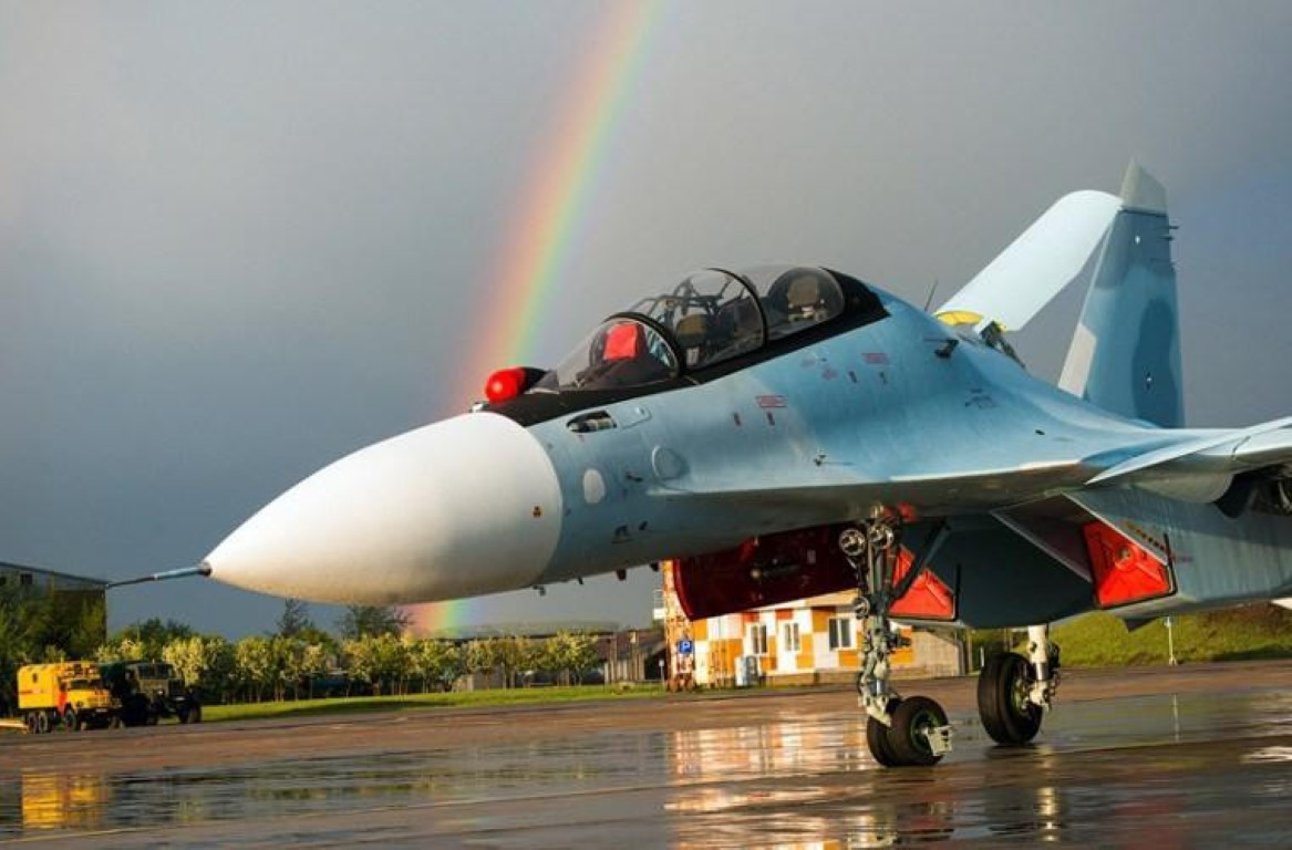 Su-30SM là chiến đấu cơ thế hệ 4++ của Nga và là một biến thể cải tiến của tiêm kích Su-30MKI do Sukhoi sản xuất.