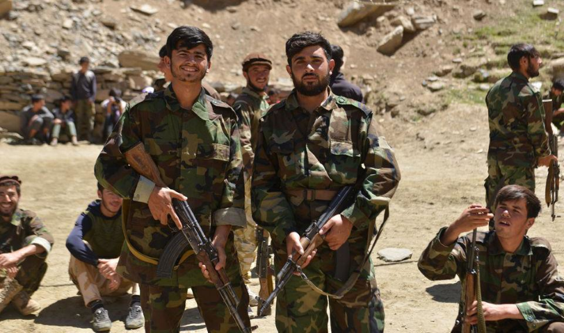 Còn theo cựu phi công, sĩ quan Không quân Afghanistan Mateen Farhang, người được cho là đang điều phối hoạt động hậu cần từ bên ngoài cho FANR thì ngầm cho biết, có 3 quốc gia lớn đang ngầm hậu thuẫn cho phe kháng chiến.