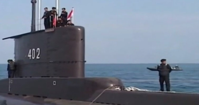 Các phương pháp tìm kiếm tàu đắm phổ biến như quét lòng biển hoặc sử dụng định vị thủy âm, sẽ gần như không hiệu quả, vì vốn dĩ các loại tàu ngầm hiện đại ngày nay, đều được thiết kế để qua mặt dễ dàng phương pháp tìm kiếm này ngay cả khi hoạt động - chứ không nói là khi đã nằm im một chỗ.