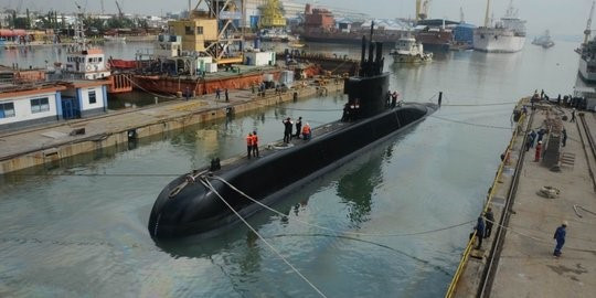 Thậm chí nếu gõ búa theo mã morse, thủy thủ đoàn còn có thể truyền đạt tình trạng của con tàu lên mặt nước, cho các tàu cứu hộ hiểu rõ hơn về hoàn cảnh của tàu ngầm bị đắm.