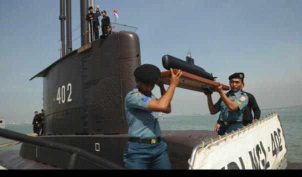 Tuy nhiên nếu như toàn bộ thủy thủ đoàn của tàu Nanggala 402 đã thiệt mạng, hoặc rơi vào trạng thái nghỉ để tiết kiệm tối đa khí oxy, việc tìm kiếm con tàu này sẽ không khác gì mò kim đáy bể.