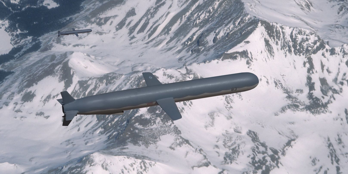 Ngoài ra, Australia cũng tuyên bố sẽ tuân thủ mọi cam kết về việc không phổ biến vũ khí hạt nhân. Các công nghệ hạt nhân được Mỹ và Anh chuyển giao, sẽ chỉ phục vụ cho mục đích dân sự.