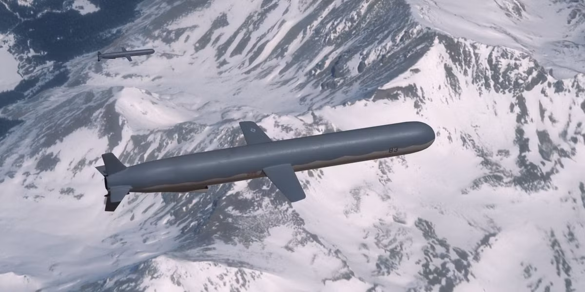 Ngoài ra, Australia cũng tuyên bố sẽ tuân thủ mọi cam kết về việc không phổ biến vũ khí hạt nhân. Các công nghệ hạt nhân được Mỹ và Anh chuyển giao, sẽ chỉ phục vụ cho mục đích dân sự.