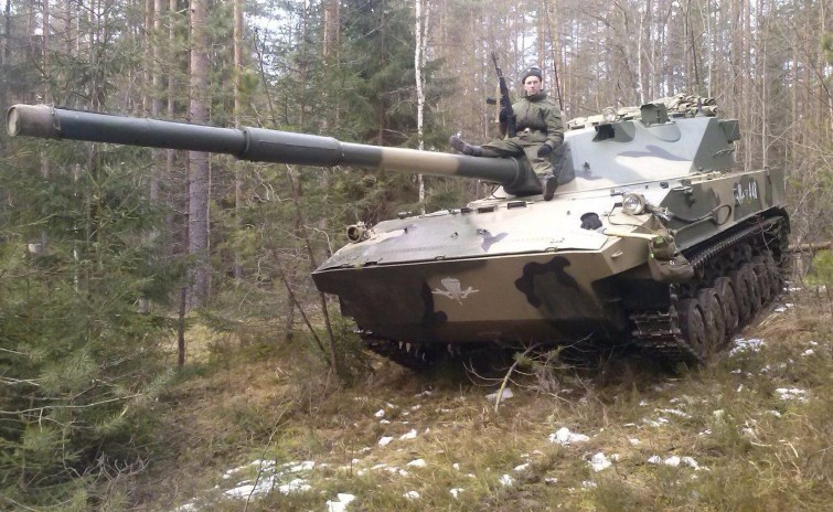 Bên cạnh đó Nga có thể đang chuẩn bị cho cuộc tấn công tiềm tàng có thể xảy ra nếu xung đột với Ukraine gia tăng, nơi đây sẽ cần sử dụng đội hình xe tăng lớn với khả năng đổ bộ.