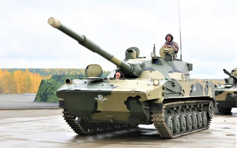 Đặc điểm nổi trội của Sprut-SDM1 đó là nó sở hữu hỏa lực cực kỳ mạnh mẽ, không thua kém gì xe tăng chiến đấu chủ lực hiện đại khi được tích hợp khẩu pháo nòng trơn 2A75 cỡ 125 mm.