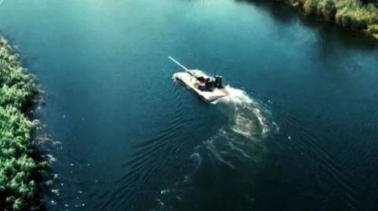 Hôm 16/7, xe tăng lội nước hạng nhẹ Sprut-SDM1 đã xuất sắc vượt qua giai đoạn thử nghiệm cấp nhà nước đầu tiên ở Biển Đen, đây là một bước tiến quan trọng của lực lượng phản ứng nhanh trong quân đội Nga.