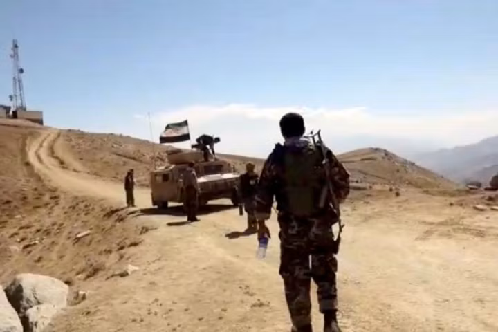 Cách thủ đô Kabul chỉ 90 km về hướng Bắc, thung lũng Panjshir từng là cái gai trong mắt Liên Xô với 9 lần tiến quân không thành. Tới nay, đây lại là cái gai trong mắt Taliban, khi lực lượng này đã kiểm soát gần như toàn bộ lãnh thổ đất nước, chỉ trừ thung lũng này.