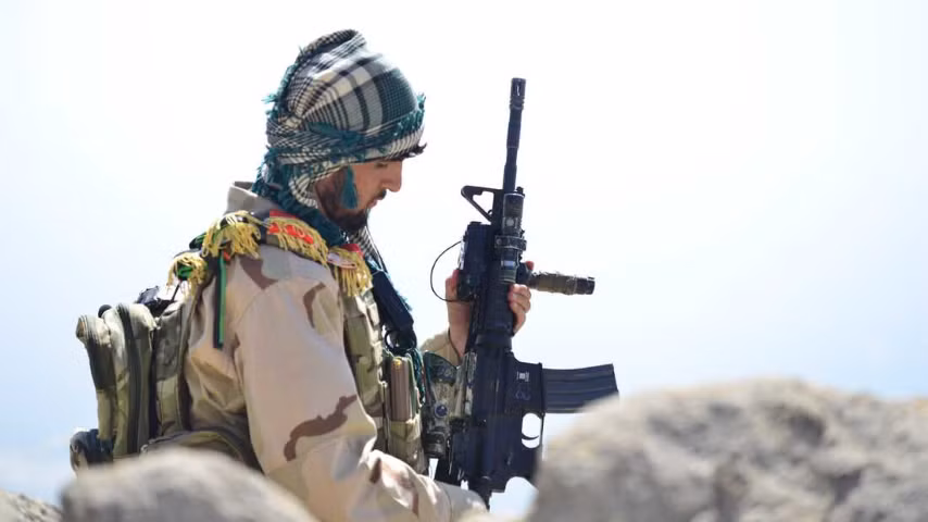 Lực lượng quân kháng chiến Afghanistan ở thung lũng Panjshir, được cho là có quân số lên tới 1 vạn lính, bao gồm chủ yếu là tàn quân của các lực lượng quân đội Afghanistan, kèm theo đó là không ít người tình nguyện nhập ngũ.