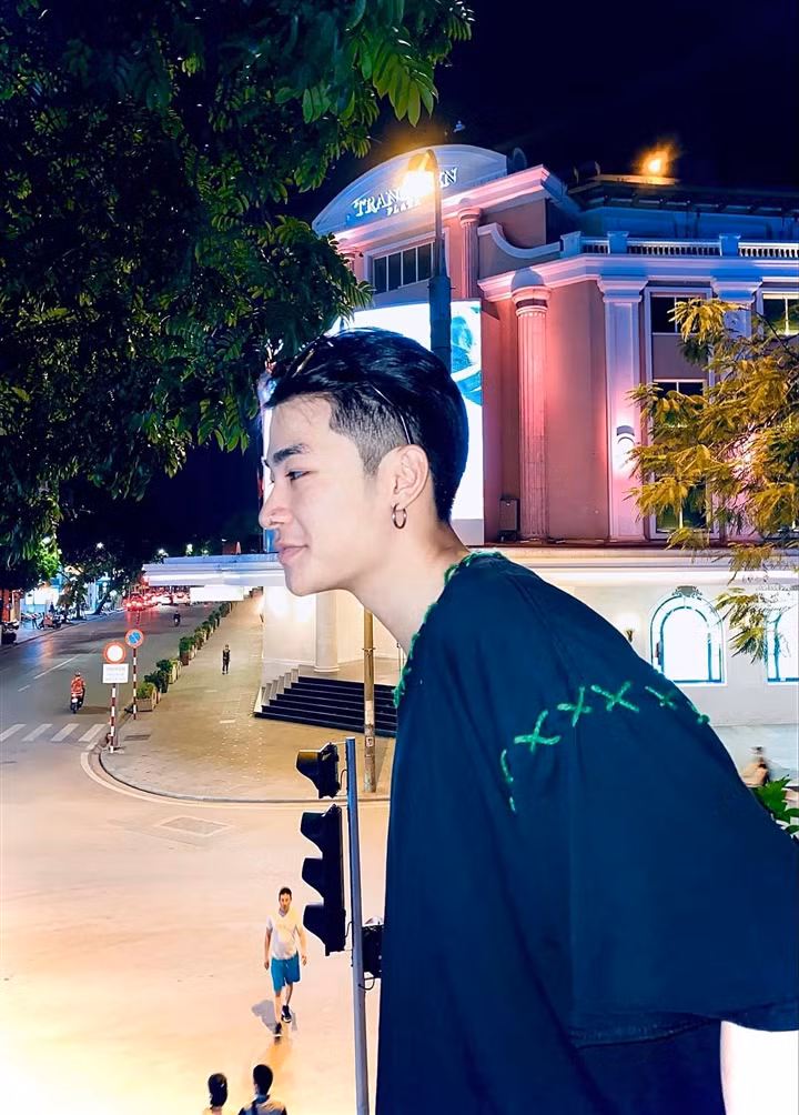 Võ Hoài Vũ có gương mặt rất giống người bố nổi tiếng.