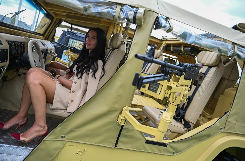 Xe thiết giáp chiến đấu Tigr của Nga xuất hiện tại Army 2021 với thiết kế Buggy cực độc, thích hợp với việc di chuyển vượt địa hình phức tạp.