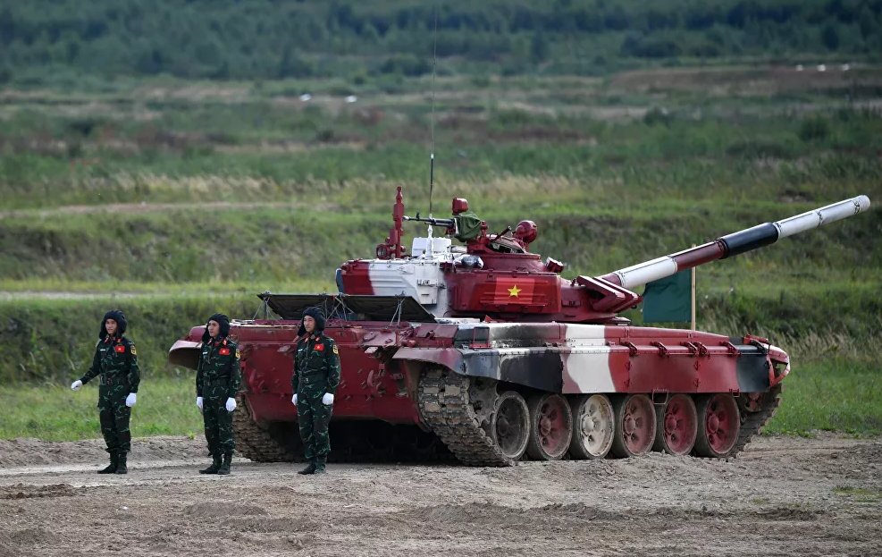 Đội tuyển xe tăng Việt Nam trong ngày đầu ra quân tại bộ môn thi đấu Tank Biathlon 2021.