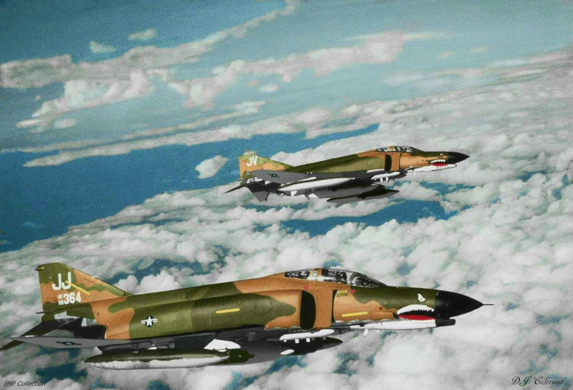 Bản thân Không quân Mỹ cùng thừa nhận, máy bay đánh chặn F-4 Phantom II không được thiết kế để tham chiến quần vòng, nó được thiết kế để tối ưu hóa tốc độ nhanh kèm theo khả năng mang vác tên lửa, bom