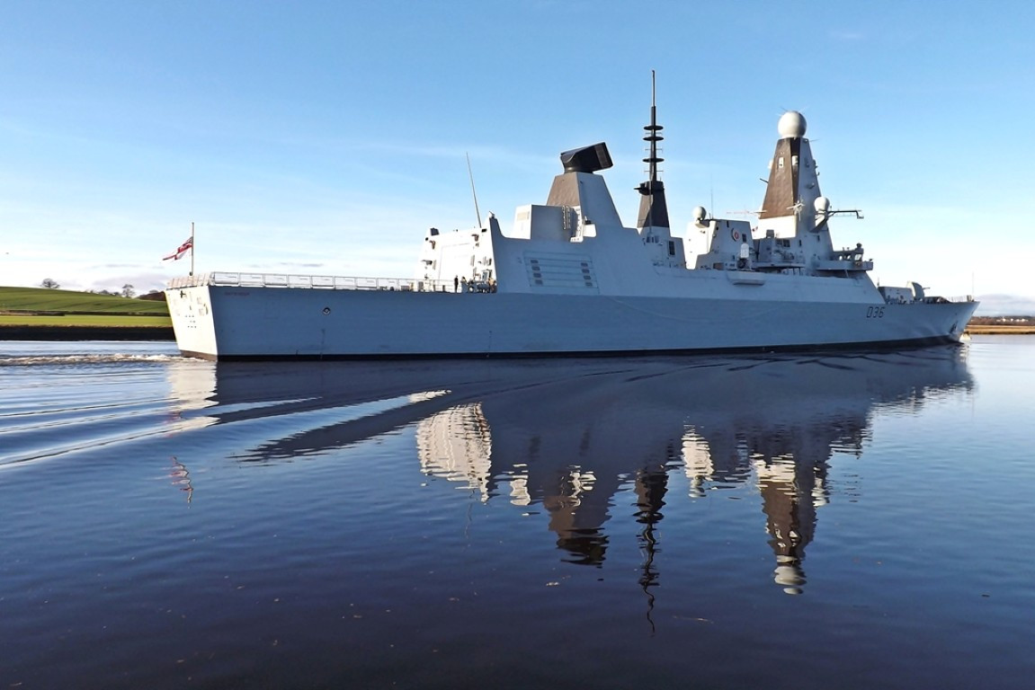 Theo kế hoạch ban đầu, tàu HMS Defender của Anh nhiều khả năng sẽ tiếp tục hải trình cùng nhóm tác chiến tàu sân bay, tiến qua khu vực châu Á - Thái Bình Dương.