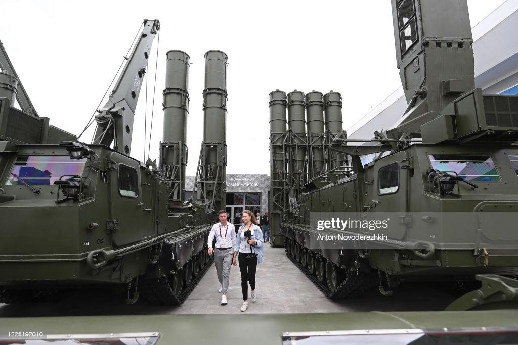 Ngành công nghiệp quốc phòng Nga từ trước đến nay luôn dẫn đầu thế giới trong việc phát triển các tổ hợp tên lửa phòng không tầm xa.