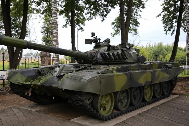 Tuy nhiên các chuyên gia quân sự lưu ý rằng việc bàn giao chiếc T-72 nói trên cho Trung Quốc không hề miễn phí, Romania đã nhận được công nghệ phun plasma kim loại và 6 máy bay chiến đấu F-7, vốn là bản sao của tiêm kích MiG-21 do Trung Quốc sản xuất.