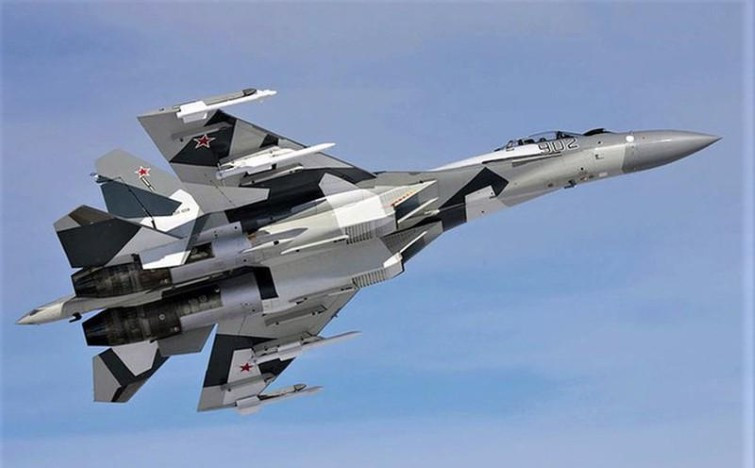 Không chỉ có vậy, nếu hợp đồng mua Su-35 được ký kết, Moskva sẵn sàng cung cấp cho Jakarta những điều kiện hết sức thuận lợi, kể cả thanh toán trả chậm hay bằng hình thức hàng đổi hàng - điều mà châu Âu hiếm khi chấp nhận.