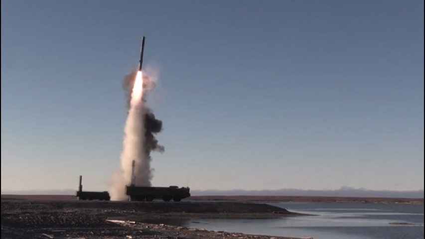 Ngoài ra, năng lực phòng thủ bờ biển của Nga cũng sẽ tiếp tục được cải thiện, với việc dự kiến trang bị thêm 3 hệ thống tên lửa bờ biển Bastion và 7 hệ thống tên lửa phòng không các loại.