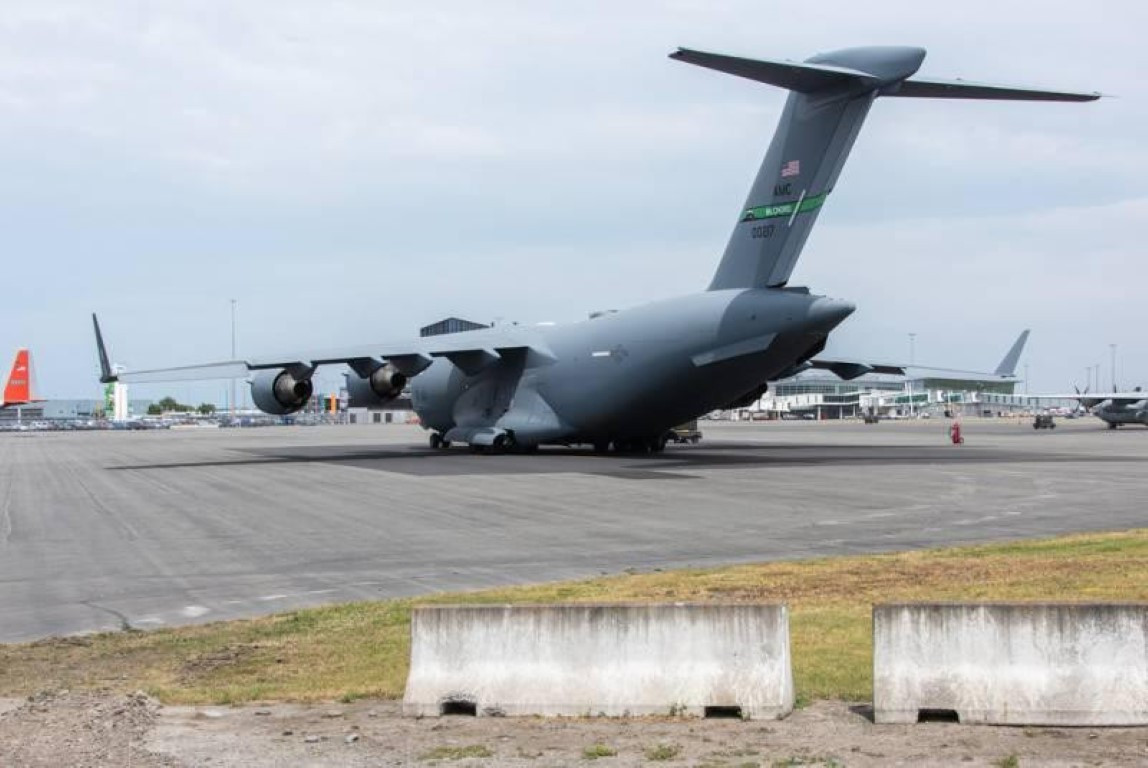 Cơn mưa thép M142 HIMARS của Mỹ đã có mặt tại Ukraine? Con mua thep M142 HIMARS cua My da co mat tai Ukraine?