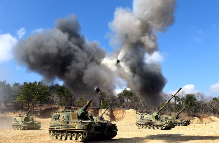 Quá trình đàm phán giữa Phần Lan và Hàn Quốc bắt đầu từ năm 2016, tháng 11 cùng năm, Bộ Quốc phòng Phần Lan đã có quyết định mua 48 khẩu pháo tự hành K9 qua sử dụng của Hàn Quốc với đơn giá lên tới 200 triệu USD.