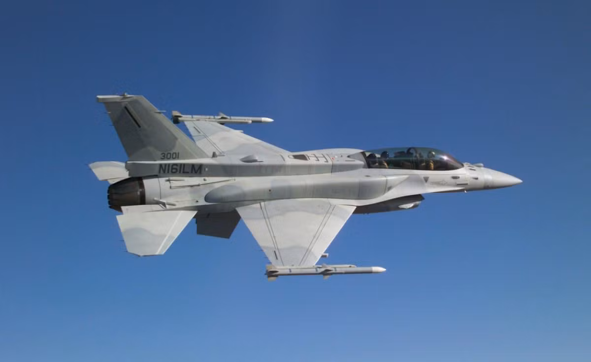 Dù có sức mạnh đáng sợ nhưng chi phí khai thác của dòng chiến đấu cơ này lại chỉ ở quanh mức 20.000 USD/giờ bay, tức thấp hơn gần một nửa so với máy bay Su-30/35 của Nga.