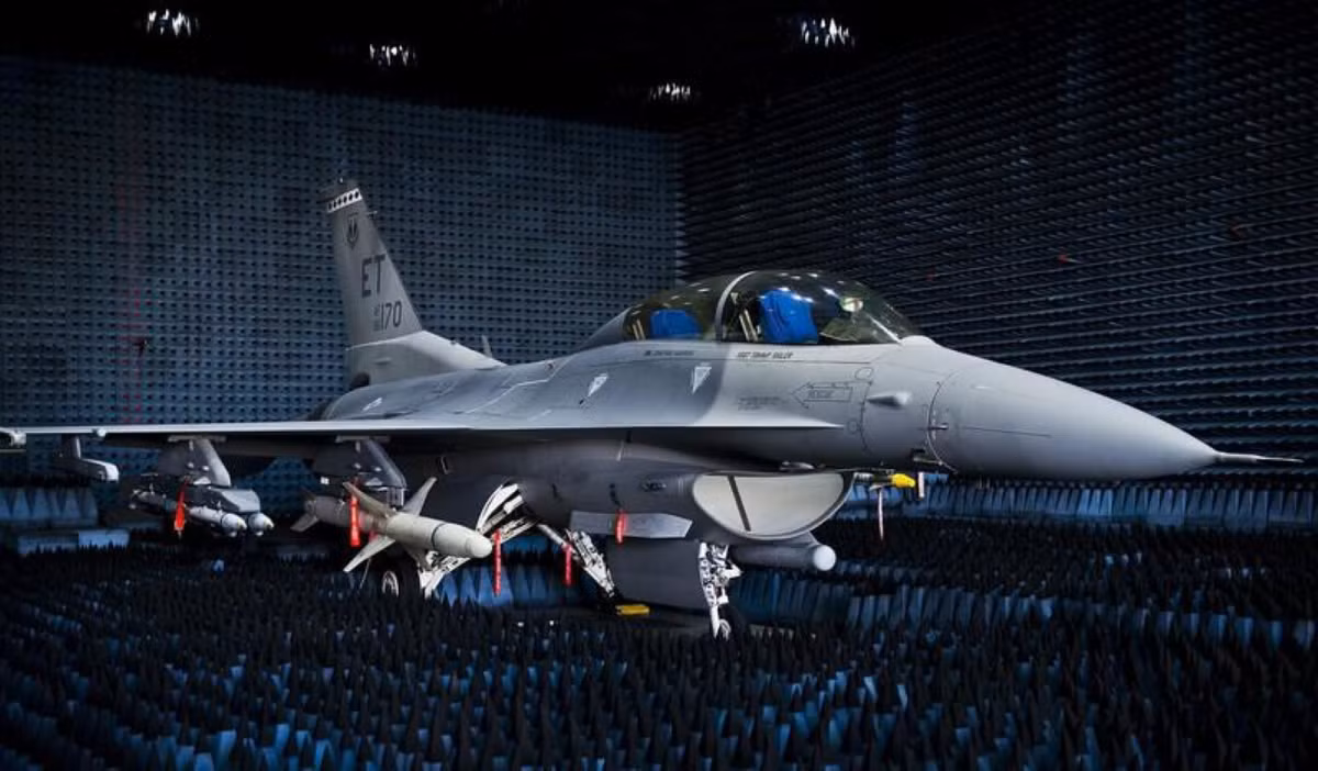 Hiện nay Mỹ vẫn đang tiếp tục sản xuất dòng máy bay này để bán cho các đồng minh của mình.