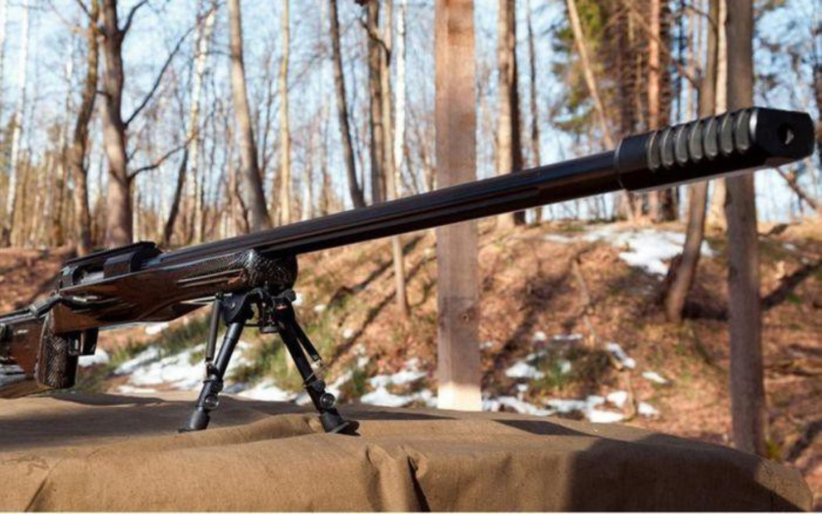 Theo thông tin được Lobaev Arms công bố SVLK-14S được phát triển dựa trên nền tảng mẫu súng bắn tỉa CheyTac USA M300 với một số thay đổi về cỡ nòng và thiết kế hộp tiếp đạn.