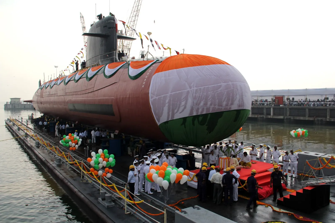 Tàu ngầm hạt nhân duy nhất mà Ấn Độ đang sở hữu là Akula INS Chakra II, tuy nhiên đây là hợp đồng thuê của Nga. Ấn Độ cũng là quốc gia duy nhất trên thế giới, thuê được loại vũ khí chiến lược này.