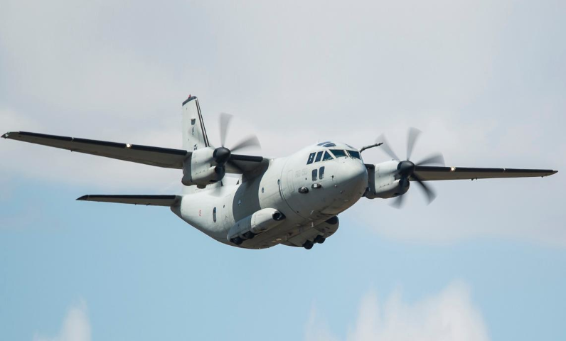 Tốc độ hành trình của C-27 là 583km/h, tầm bay 1.852km với tải trọng 10 tấn và tăng lên 4.260km với tải trọng chỉ 6 tấn.