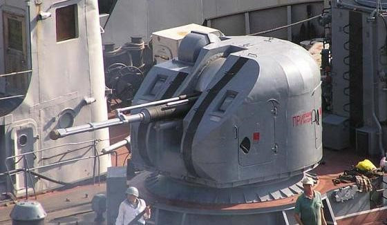 Tổng trọng lượng của toàn bộ hệ thống hải pháo AK-176 lên tới 16,8 tấn.