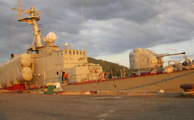 Ngoài khả năng tiêu diệt các loại tàu chiến nhỏ, máy bay bay thấp, AK-176 còn có khả năng đánh chặn tên lửa hành trình tốc độ cận âm.