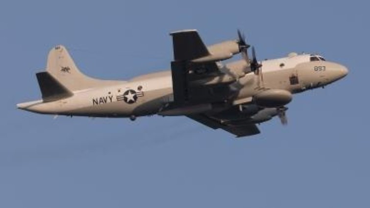 Ngoài chức năng trinh sát, khi cần thiết EP-3 vẫn có thể mang theo ngư lôi, bom chìm, tên lửa Harpoon để diệt hạm hay tên lửa không đối không tầm ngắn Sidewinder để tự vệ.