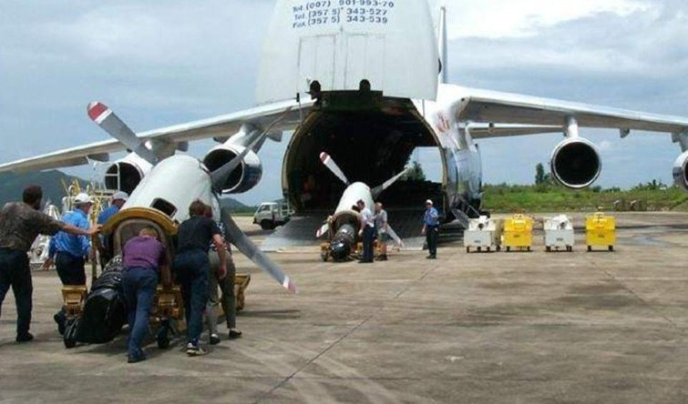 Sau đó, ngày 3/7/2001, các phần “chia nhỏ” của EP-3E được mang ra khỏi lãnh thổ Trung Quốc đưa về Mỹ trên chiếc máy bay vận tải khổng lồ An-124 của Nga.