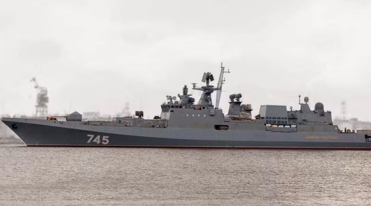 Đuôi tàu có thể chở được một trực thăng săn ngầm Ka-27 hoặc trực thăng cảnh báo sớm Ka-31.