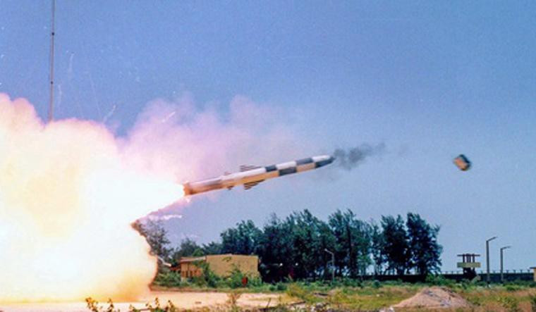 Tên lửa hành trình BrahMos được sản xuất bởi BrahMos Aerospace. Đây là liên doanh được Nga và Ấn Độ thành lập tại vào năm 1998 với vai trò phụ trách thiết kế, phát triển và tiếp thị tên lửa BrahMos.