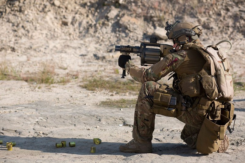 Hiện tại, Việt Nam đã bắt đầu trang bị rộng rãi loại súng phóng lựu này trong các đơn vị. Việc lực lượng bộ binh được trang bị thêm một loại hỏa lực mạnh như súng phóng lựu MGL sẽ gia tăng sức chiến đấu, giảm bớt thương vong và tăng cường sức mạnh của Quân đội Việt Nam. Nguồn ảnh: Pinterest.