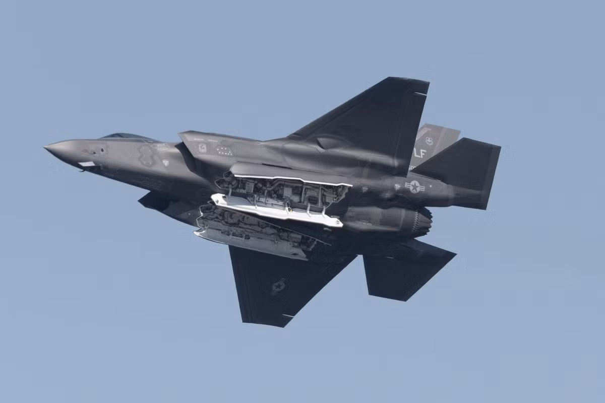 Nếu sớm tiếp nhận F-35 Lightning II, Ukraine sẽ chiếm ưu thế đáng kể trong cuộc đối đầu với Nga tại Biển Đen hay bán đảo Crimea, khi lực lượng vũ trang Nga vẫn chủ yếu dùng tiêm kích thế hệ 4.