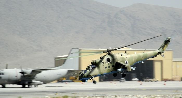 Trực thăng Mi-24 có chiều dài 17,5 m, đường kính rotor 17,3 m, chiều cao 6,5 m. Trọng lượng cất cánh tối đa 12.000 kg.