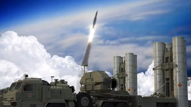 Điều đáng chú ý là lần đầu tiên báo chí biết đến quá trình phát triển của hệ thống phòng không S-550 mới chỉ diễn ra vào đầu tháng 10/2021, Bộ trưởng Quốc phòng Sergei Shoigu thông báo rằng Quân đội Nga sẽ có một vũ khí hoàn toàn mới.