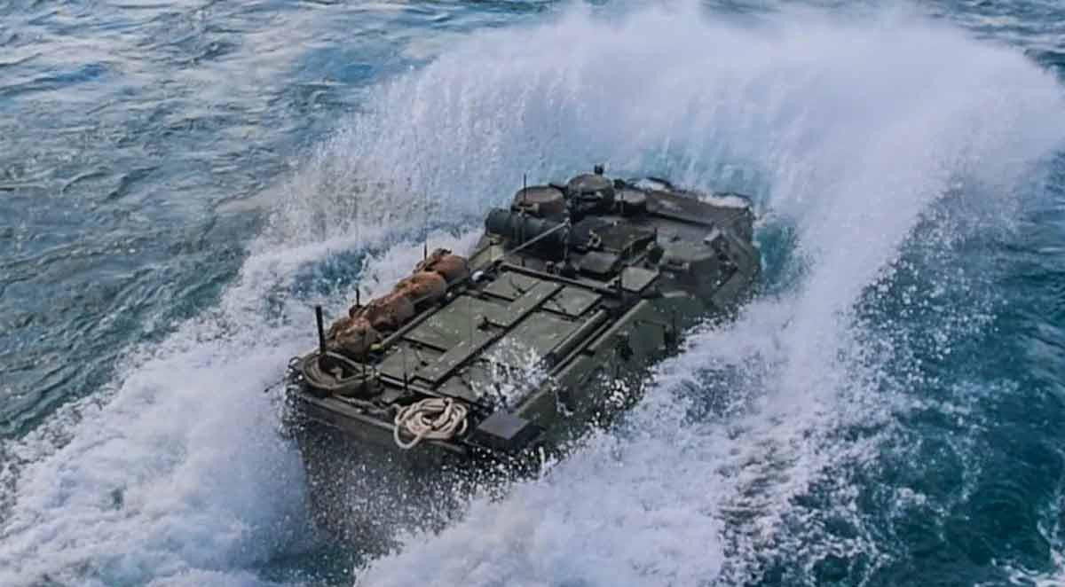 Thiếu tá Stenger cho biết Tư lệnh thủy quân lục chiến Mỹ hạn chế cho AAV7A1 xuống nước "vì lợi ích lâu dài của các chương trình xe lội nước và năng lực tương lai", nhưng không nêu chi tiết.