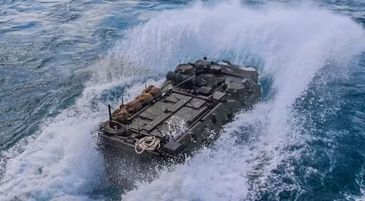 Thiếu tá Stenger cho biết Tư lệnh thủy quân lục chiến Mỹ hạn chế cho AAV7A1 xuống nước "vì lợi ích lâu dài của các chương trình xe lội nước và năng lực tương lai", nhưng không nêu chi tiết.