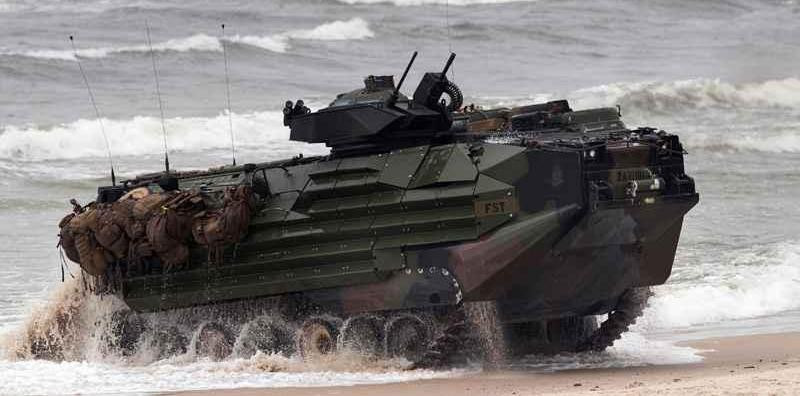 Quyết định cấm AAV7A1 xuống nước được đưa ra hai tháng sau khi thủy quân lục chiến và hải quân Mỹ công bố báo cáo 4 cuộc điều tra về sự cố một chiếc bị chìm hồi tháng 7/2020.