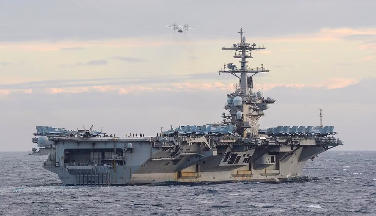 Hải quân Mỹ chưa cho biết kế hoạch hoạt động của nhóm tác chiến hàng không mẫu hạm USS Roosevelt tại biển Đông.