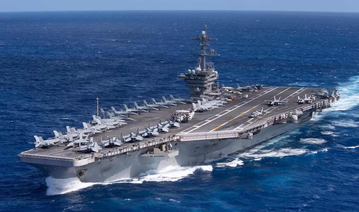 Nhà Trắng ngày 31/3 cho biết cố vấn an ninh quốc gia Mỹ và người đồng cấp Philippines đã thảo luận về hoạt động của hơn 200 tàu cá Trung Quốc ở biển Đông, cùng bày tỏ quan ngại về sự kiện này và cam kết "tiếp tục phối hợp chặt chẽ ứng phó với các thách thức ở biển Đông".