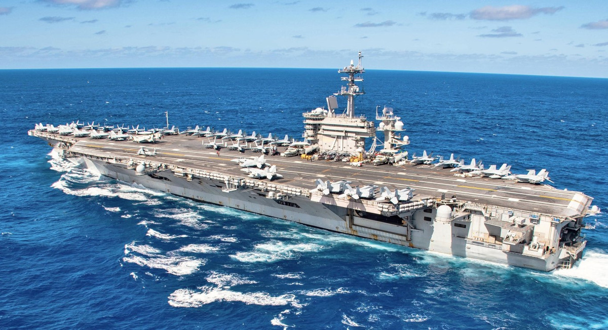 Sau nhiều ngày neo đậu, khoảng 210 tàu Trung Quốc đã tỏa đi các đá ngầm và đảo khác trong khu vực, 44 tàu vẫn ở bãi đá ngầm gần đảo Sinh Tồn Đông.