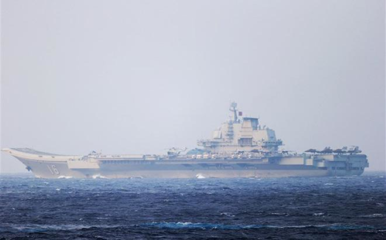 "Nga có thể nâng cấp chiếc hàng không mẫu hạm và bán tiếp cho Ấn Độ, đi kèm với một lô tiêm kích hạm, như vậy tất cả các bên đều hưởng lợi từ thương vụ này", tờ báo Trung Quốc kết luận.