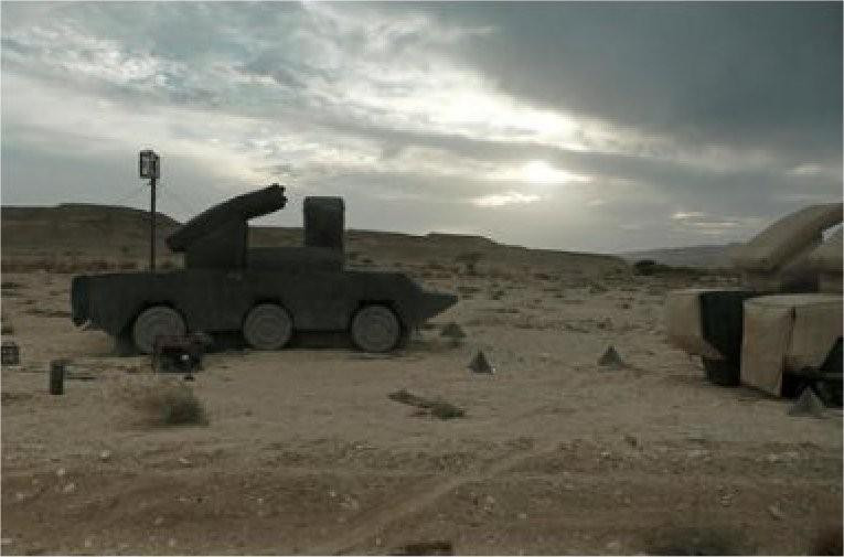 Ngoài những hệ thống tên lửa phòng không đích thực có nhiệm vụ bảo vệ các cơ sở quân sự của Nga và Quân đội chính phủ Syria, hàng chục mô hình đã được triển khai trên khắp lãnh thổ Cộng hòa Ả Rập.